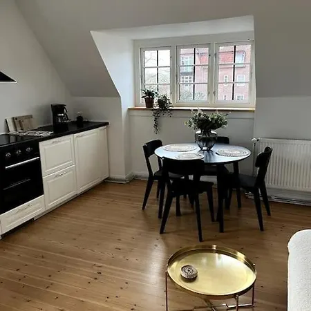 Lys Nyrenoveret Lejlighed I C Διαμέρισμα *