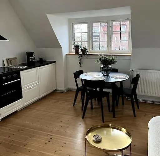 Lys Nyrenoveret Lejlighed I C Διαμέρισμα *